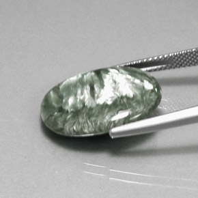8.72克拉天然绿色绿泥石，椭圆形切割，19.9×14.8毫米，不透明