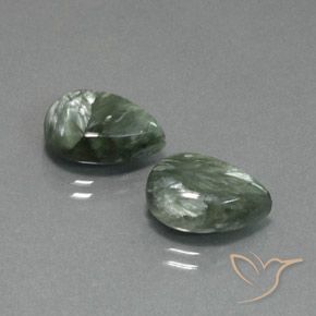 10.07克拉天然绿龙晶，梨形，不透明