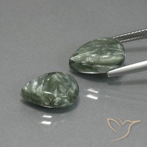10.07克拉天然绿龙晶，梨形，不透明
