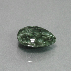 4.49克拉天然绿色绿泥石，梨形，14.1×10毫米，不透明