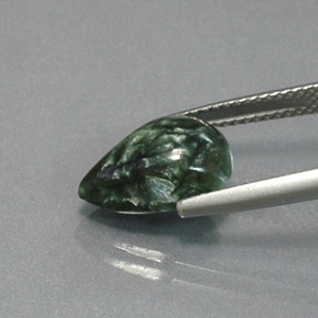 3.20克拉天然绿色绿泥石，梨形，12.7×9.1毫米，不透明