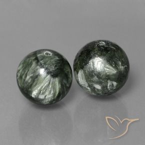 38.64克拉天然蛇纹石，球形，不透明