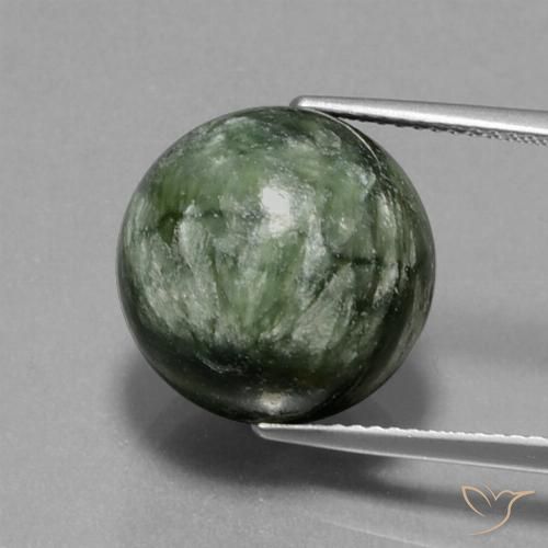 19.22克拉天然绿龙晶，球形，不透明