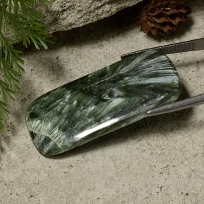 27.75克拉天然蛇纹石，垫形剪裁，不透明