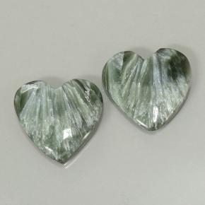 8.39天然绿色绿泥石，心形，15.4×14.5毫米，不透明
