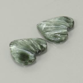 8.39天然绿色绿泥石，心形，15.4×14.5毫米，不透明
