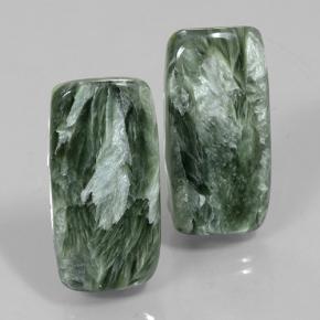 18.35天然绿色绿泥石，垫形剪裁，21.8×11.2毫米，不透明