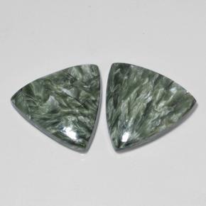 16.80天然绿色绿泥石，三角形，18.6×17.9毫米，不透明
