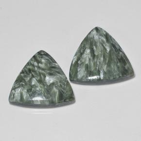 16.80天然绿色绿泥石，三角形，18.6×17.9毫米，不透明