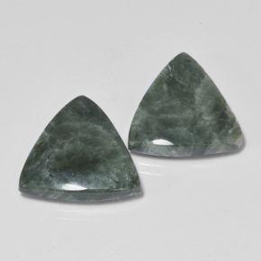 8.88天然绿色绿泥石，三角形，13.9×13.5毫米，不透明