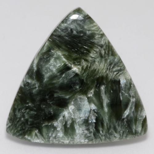 12.51克拉天然绿色绿泥石，三角形，22.6×21.7毫米，不透明
