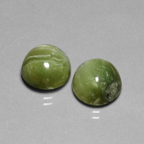 天然绿色蛇纹石，圆形切割，10.48毫米，不透明