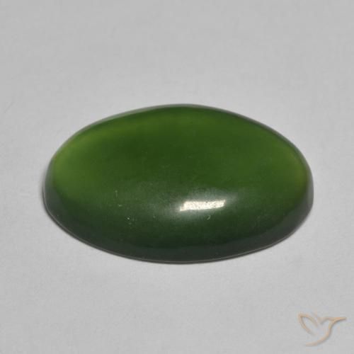 9.54克拉天然蛇纹石，椭圆形，半透明