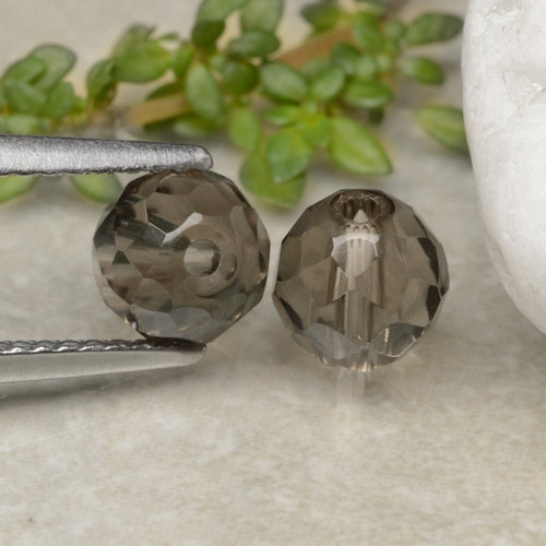 2.88克拉天然烟晶，球形，透明