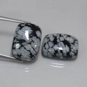 天然多色雪花黑曜石，垫形剪裁，17.8×13.2毫米，不透明