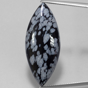 21.00克拉天然多色雪花黑曜石，马眼形，35.8×15.1毫米，不透明