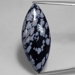 19.40克拉天然黑色雪花黑曜石，马眼形，35.7×15毫米，不透明
