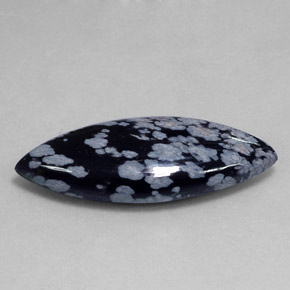 19.40克拉天然黑色雪花黑曜石，马眼形，35.7×15毫米，不透明