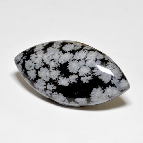 34.59克拉天然多色雪花黑曜石，马眼形，39.2×20.3毫米，不透明