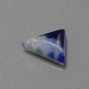 1.65克拉天然方钠石，三角形，9.9×9.8毫米，不透明