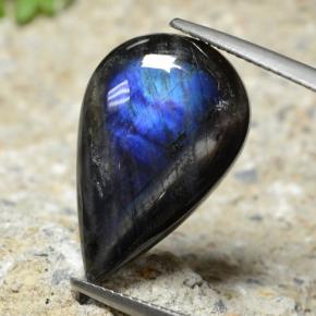 8.15克拉天然光谱石，梨形，不透明