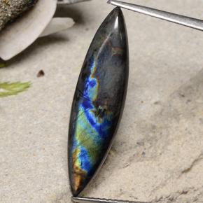 4.89克拉天然多色光谱拉长石，马眼形，28.7×7.6毫米，不透明