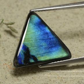 5.79克拉天然多色光谱拉长石，三角形，17.8×15.8毫米，不透明