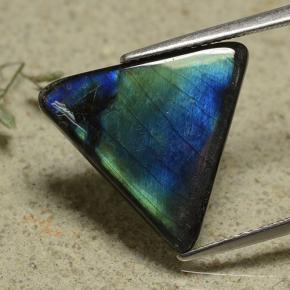 5.79克拉天然多色光谱拉长石，三角形，17.8×15.8毫米，不透明