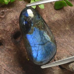 4.56克拉天然光谱石，梨形，不透明