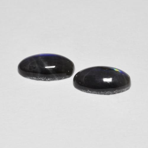 1.37天然多色光谱拉长石，椭圆形切割，8.1×4.3毫米，不透明