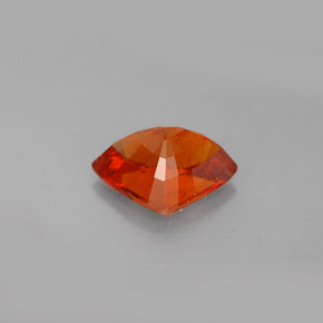 2.57克拉天然橙色锰铝榴石，异形，10.1×7.4毫米，SI