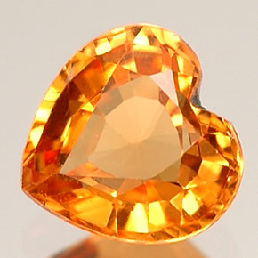 0.68克拉天然橙色锰铝榴石，心形，5.3×5.1毫米，VVS