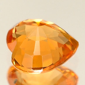 0.68克拉天然橙色锰铝榴石，心形，5.3×5.1毫米，VVS