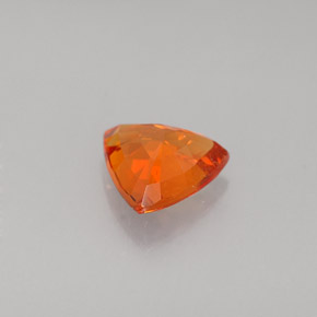 1.25克拉天然橙色锰铝榴石，三角形，7×6.8毫米，VS-SI