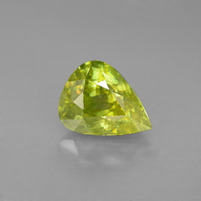 2.47克拉天然绿色榍石，梨形，9.3×7.2毫米，SI