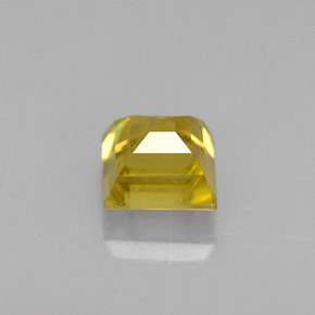 0.64克拉天然黄金色榍石，方形，4.4×4.4毫米，VS-SI
