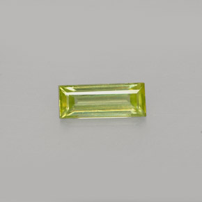 0.41克拉天然绿色榍石，长方形切工，7.2×2.9毫米，VVS-VS