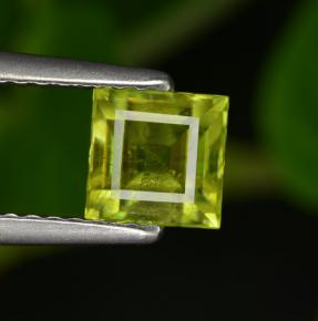 0.99克拉天然绿色榍石，方形，5.4×5.4毫米，VS-SI