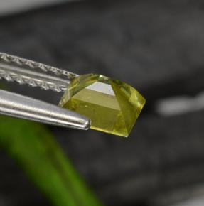 0.76克拉天然黄色榍石，方形，5.3×5.2毫米，VS-SI