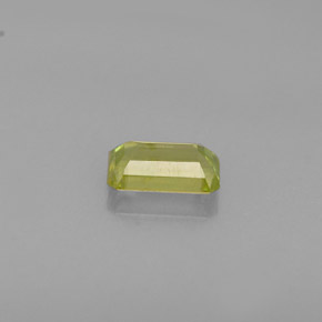 0.45克拉天然绿色榍石，祖母绿式切割，5.5×3.5毫米，VS