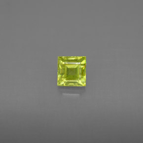 0.45克拉天然绿色榍石，方形，4.1×3.9毫米，VS