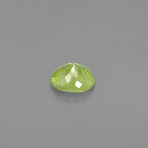 1.33克拉天然绿色榍石，椭圆形切割，7.4×6.3毫米，SI