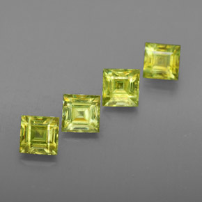 天然绿色榍石，方形，4.3×4.3毫米，VS