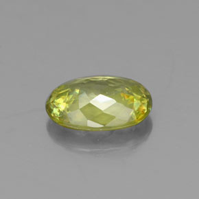 0.85克拉天然绿色榍石，椭圆形切割，7.1×5.1毫米，VS