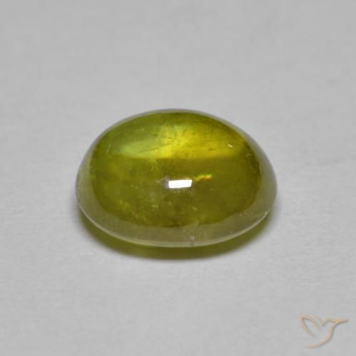 2.40克拉天然绿色榍石，椭圆形切割，8.1×7.2毫米，透明