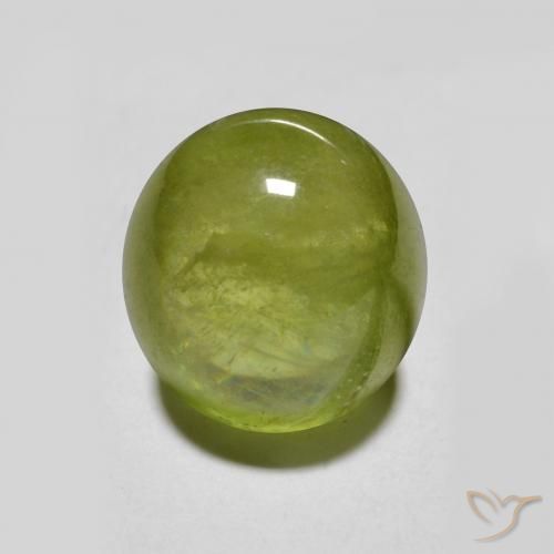 2.95克拉天然榍石，椭圆形，半透明