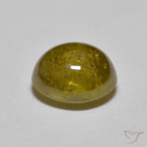 2.68克拉天然榍石，椭圆形，半透明