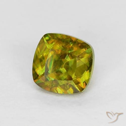 0.34ct 天然 中绿色 榍石, 软垫, VS