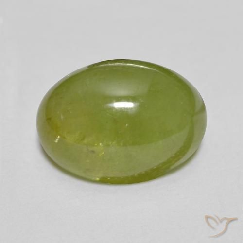 2.67ct 天然 橄榄绿色 榍石, 椭圆形, 半透明