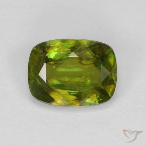 0.62ct 天然 森林绿 榍石, 软垫, VS